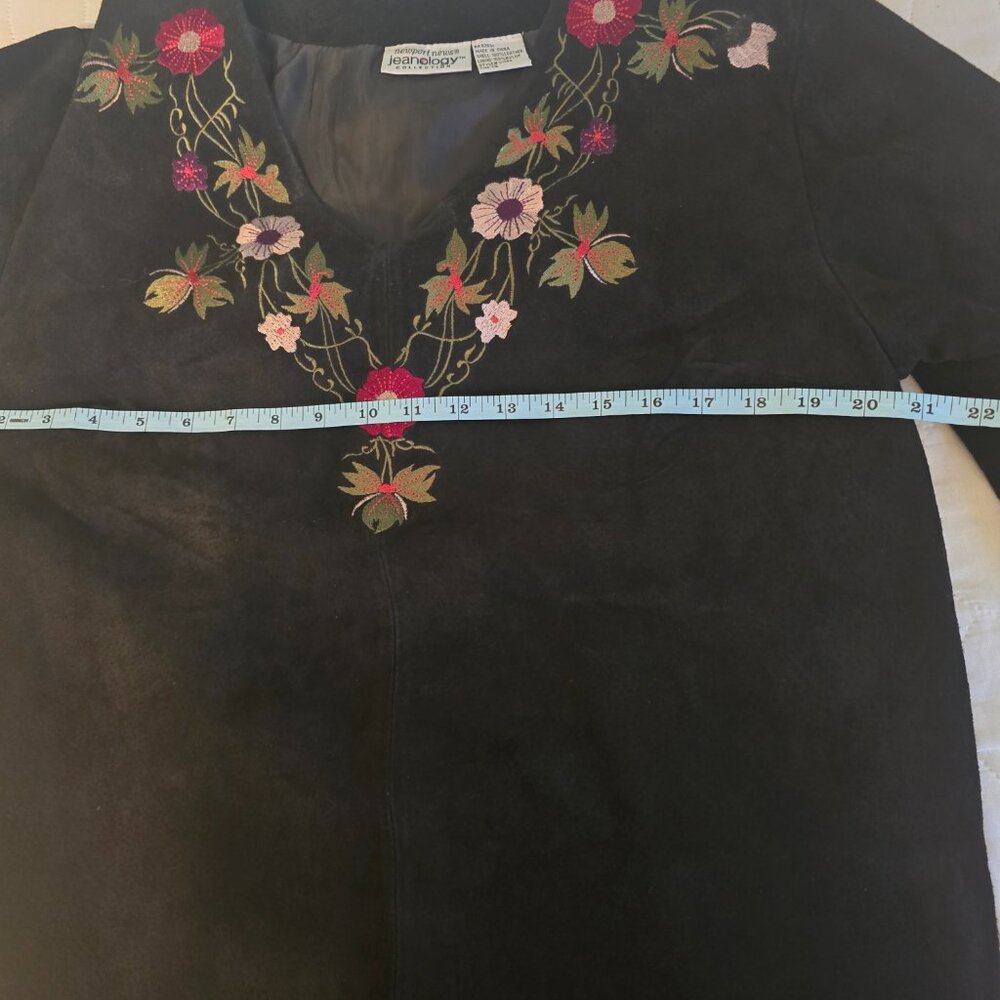 Newport News Vintage Black Suede Embroidered Pullover Size 12 90s Boho EUC - Picture 4 of 11
